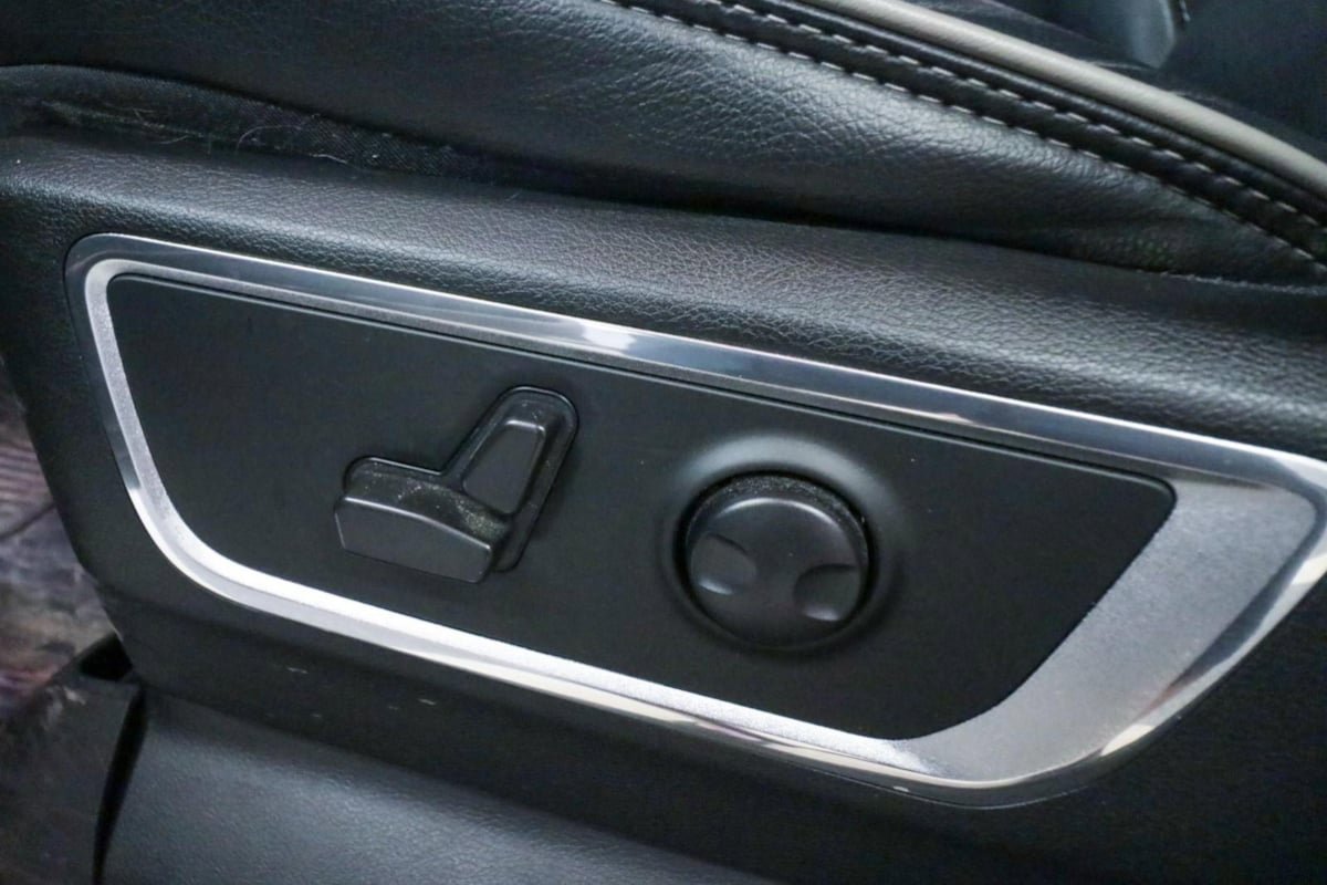 Used 2022 RAM 1500 Laramie AWD/4WD image 14