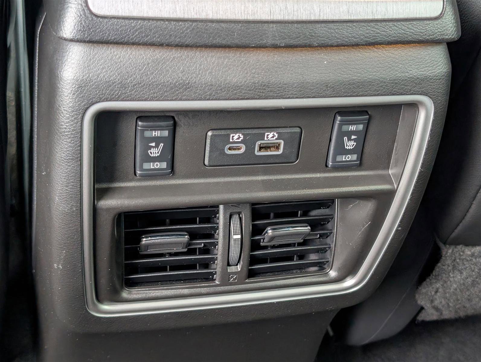 Used 2022 Nissan Murano SL w/ SL Moonroof Package image 17