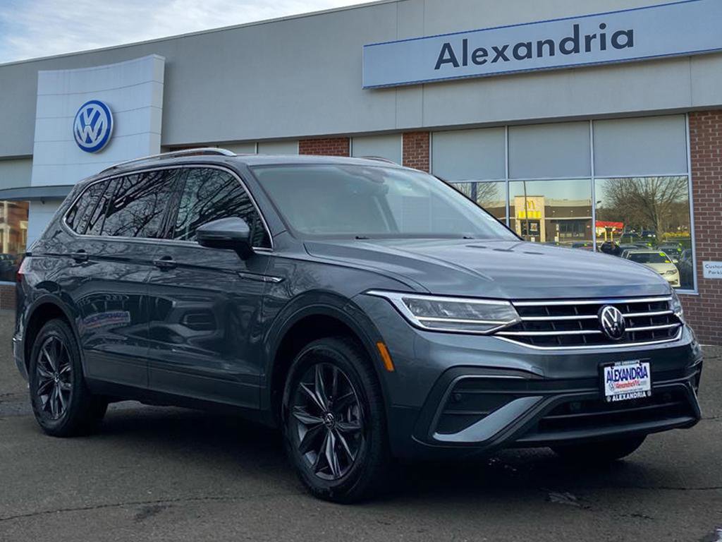 Certified 2023 Volkswagen Tiguan SE w/ Panoramic Sunroof Package video 1