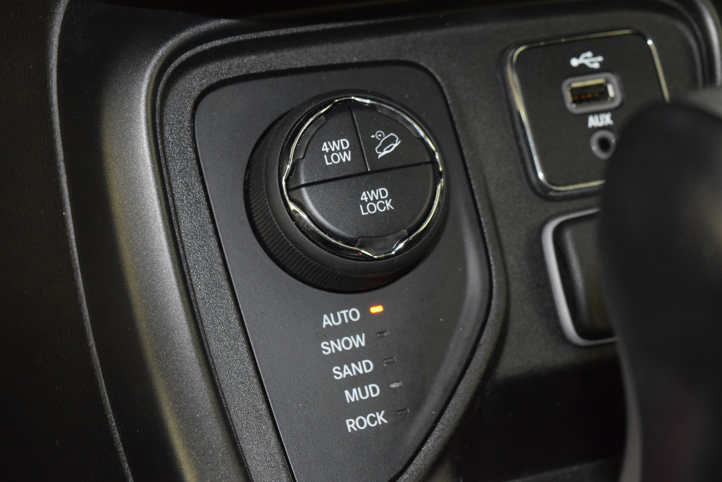 Used 2018 Jeep Compass Trailhawk w/ Navigation Group image 29