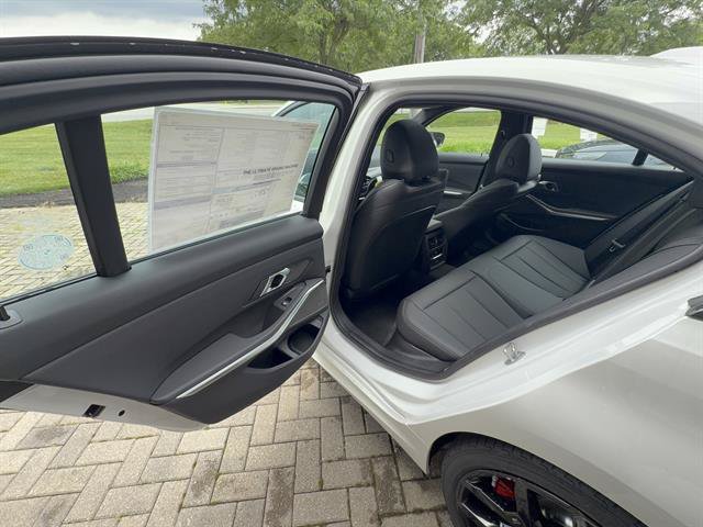 New 2026 BMW 330i xDrive Sedan w/ M Sport Package AWD/4WD image 23