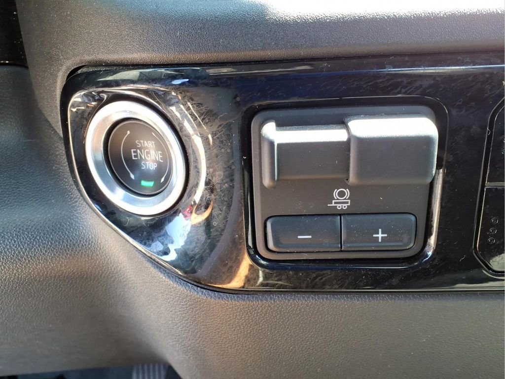 Used 2023 Chevrolet Silverado 1500 LT RWD image 12
