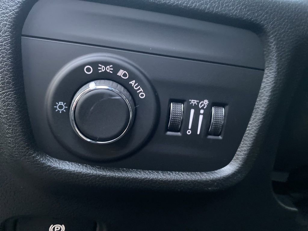 New 2025 Jeep Grand Cherokee Laredo w/ Trailer Tow Package image 21