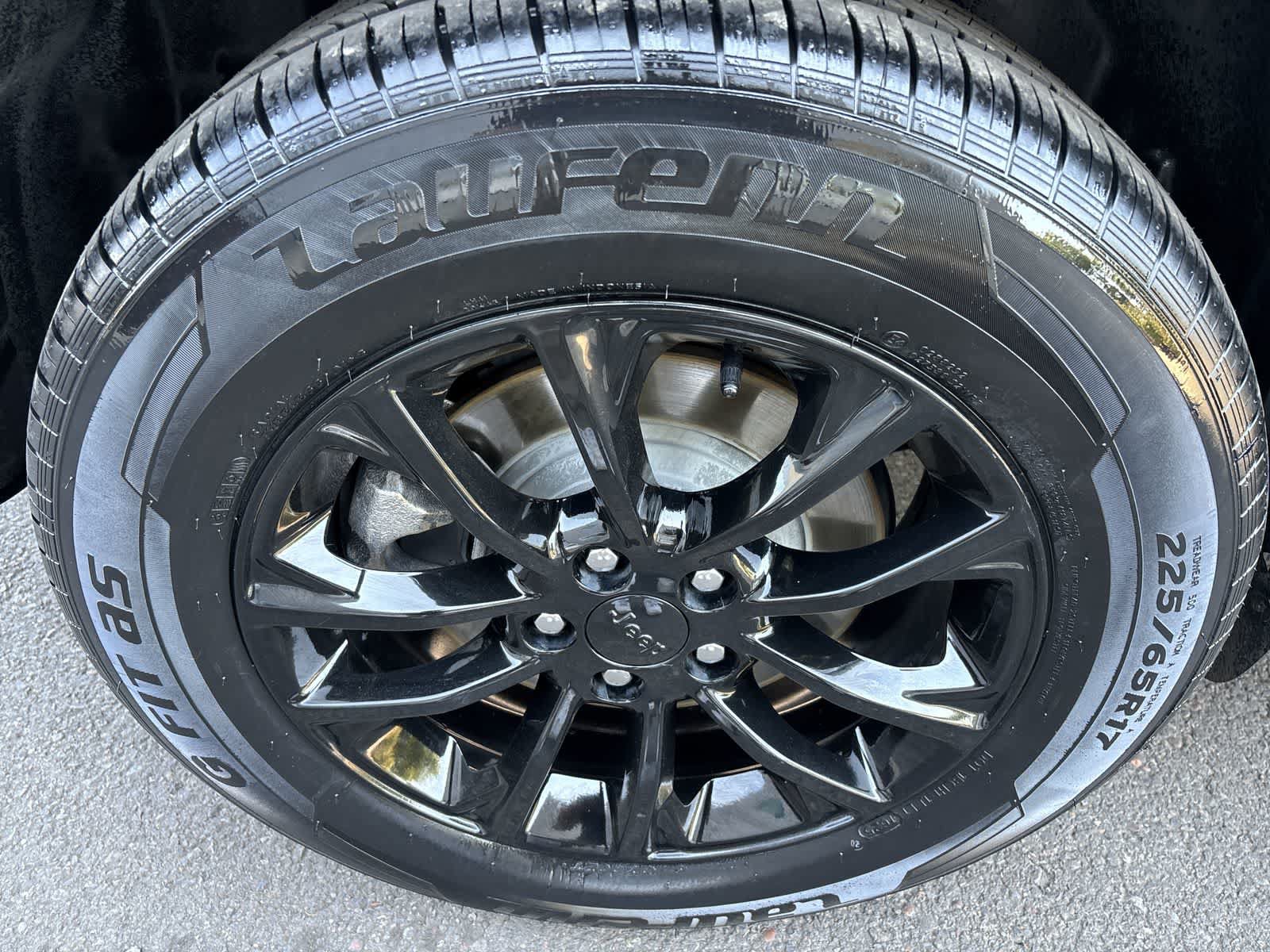 Certified 2023 Jeep Cherokee Altitude Lux AWD/4WD image 4