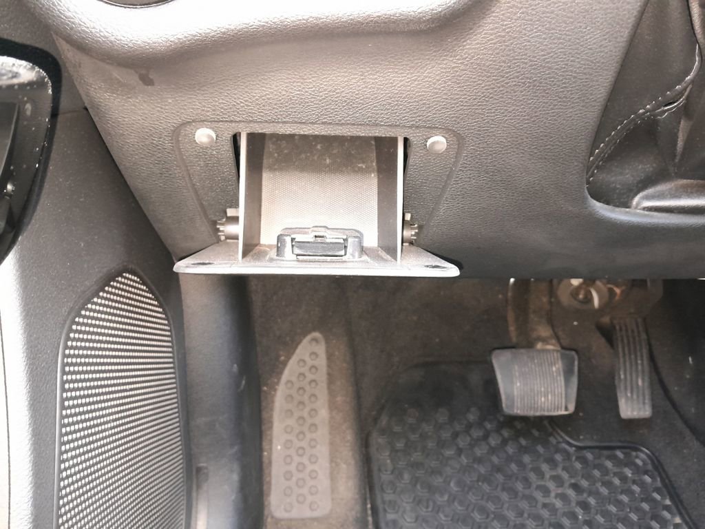 Used 2019 Jeep Cherokee Latitude Plus AWD/4WD image 16