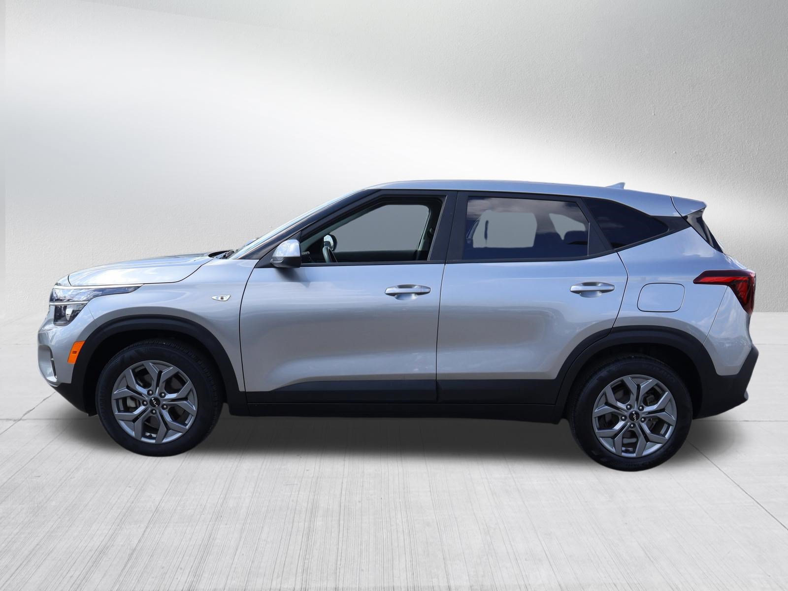 Used 2024 Kia Seltos LX AWD/4WD image 4