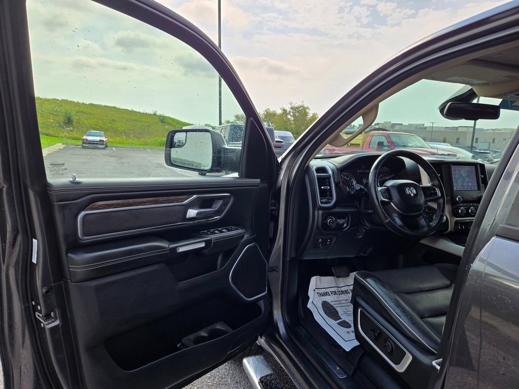 Used 2019 RAM 1500 Laramie AWD/4WD image 13
