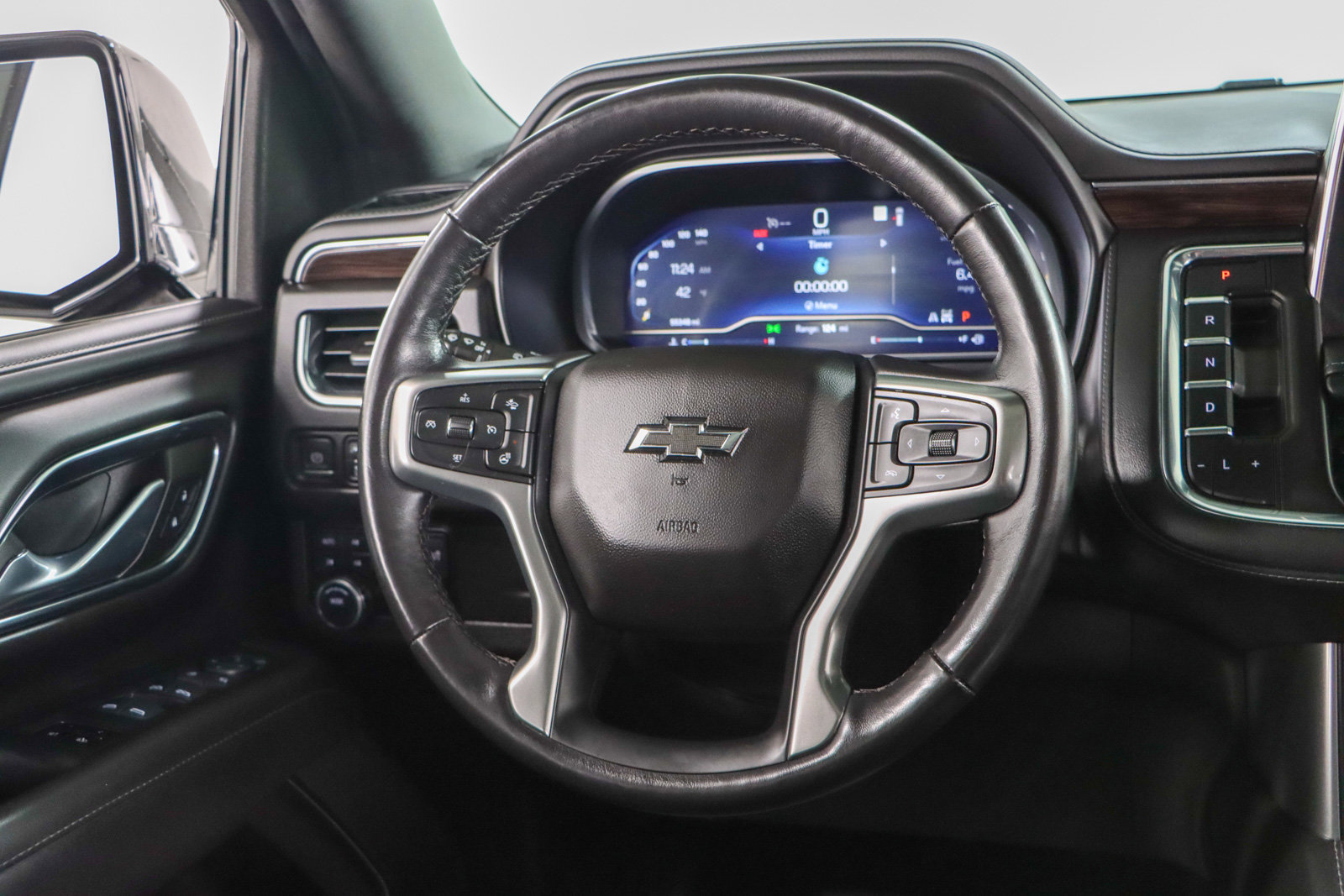 Used 2023 Chevrolet Tahoe Z71 w/ Luxury Package AWD/4WD image 13