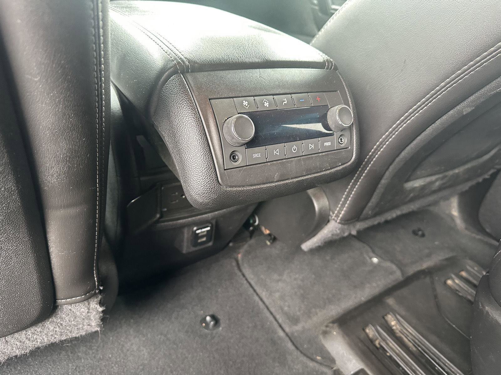 Used 2016 Chevrolet Traverse LT image 16