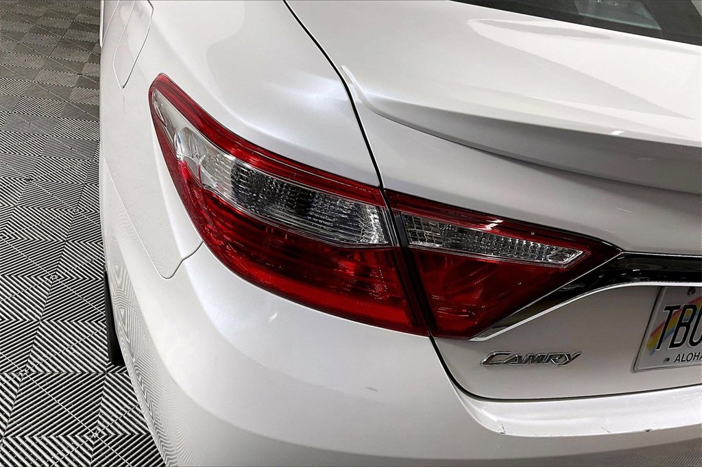 Used 2017 Toyota Camry XSE image 27