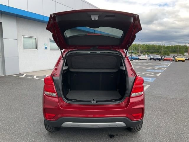 Used 2020 Chevrolet Trax LT AWD/4WD image 17
