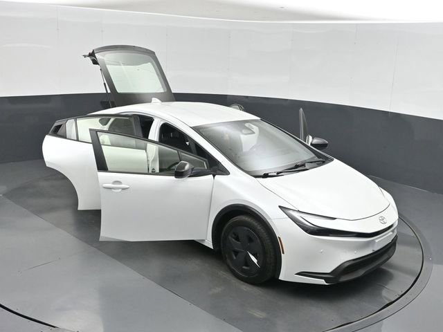 Used 2025 Toyota Prius LE FWD image 50