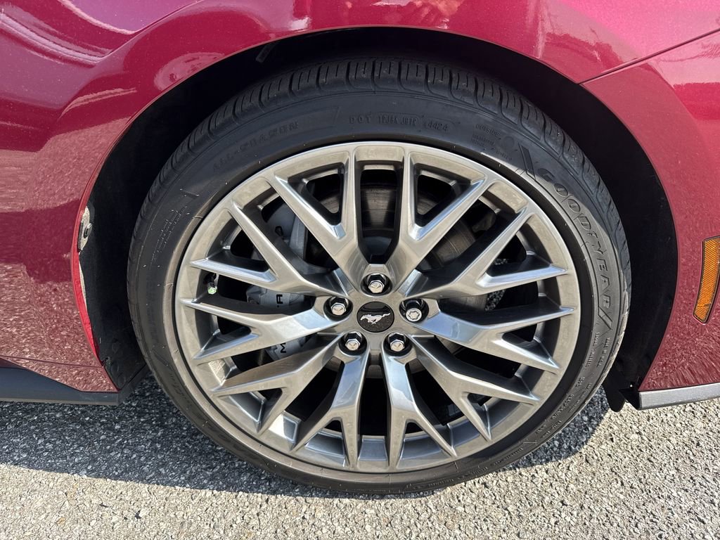 Used 2025 Ford Mustang GT Premium RWD image 13