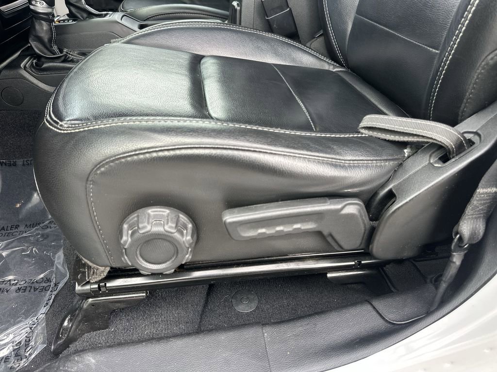 Used 2020 Jeep Wrangler Unlimited Sahara image 12