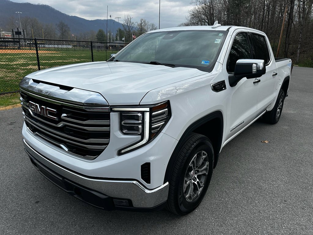 Used 2025 GMC Sierra 1500 SLT AWD/4WD image 8