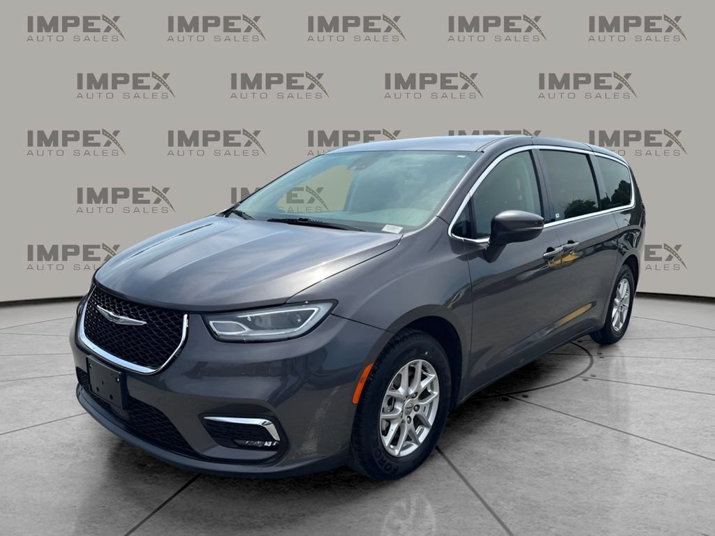 Used 2023 Chrysler Pacifica Touring-L