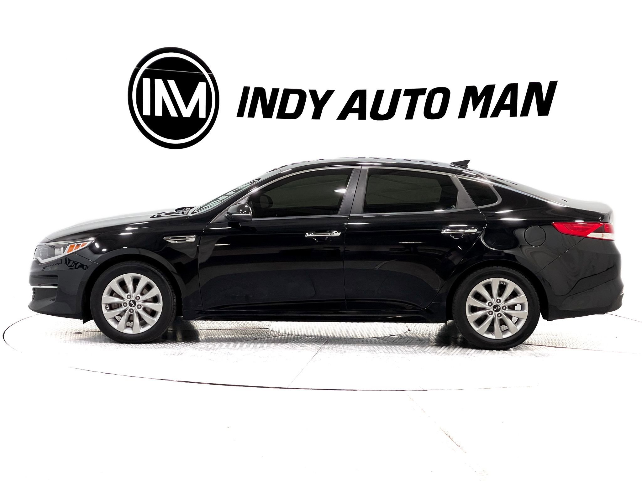 Used 2018 Kia Optima LX w/ 17" Alloy Wheels Package image 6