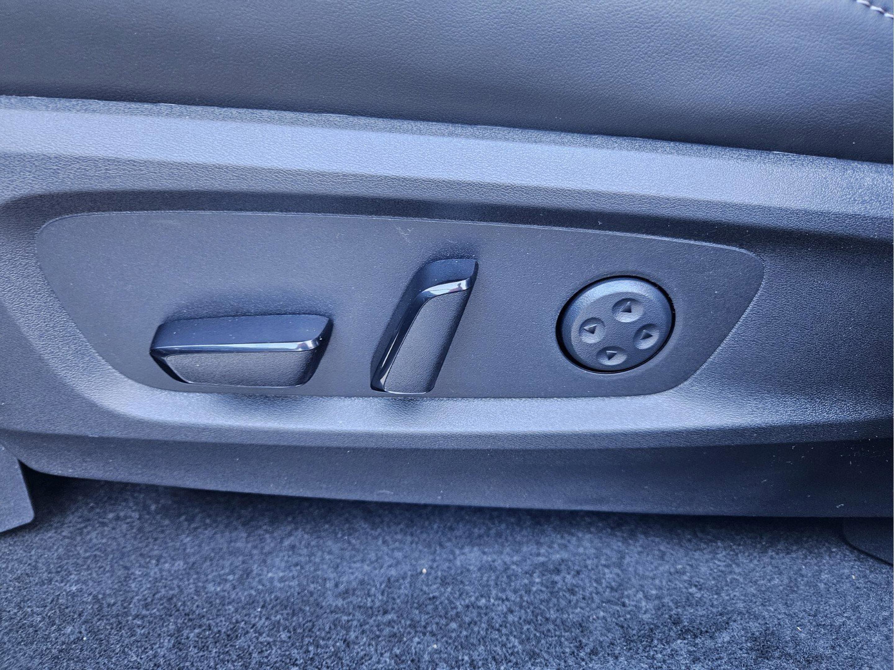 New 2026 INFINITI QX60 Sport image 17