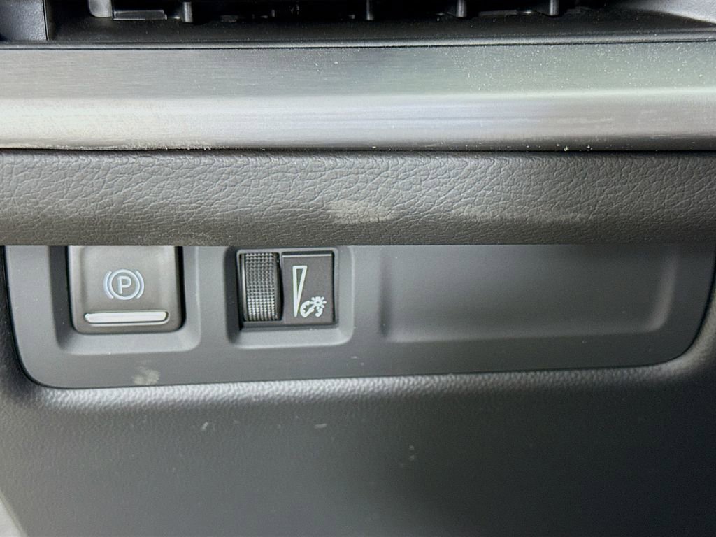 Used 2024 Cadillac XT4 Sport w/ Technology Package image 11