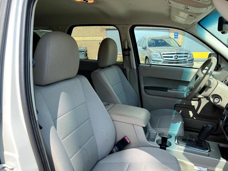 Used 2010 Ford Escape XLT image 13