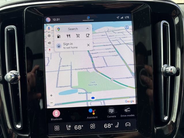 Used 2025 Volvo XC40 B5 Core image 22