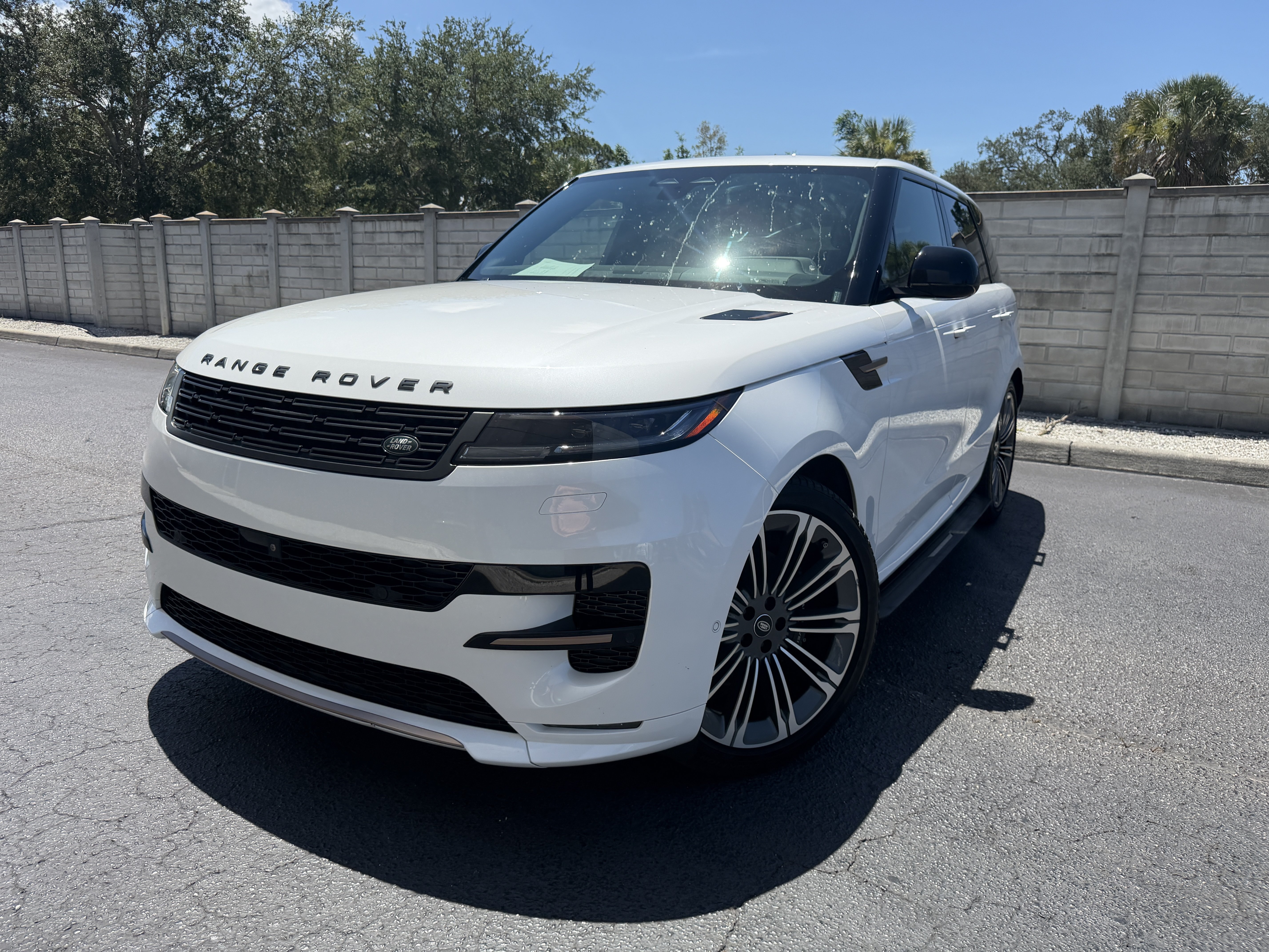 Used 2024 Land Rover Range Rover Sport Dynamic SE
