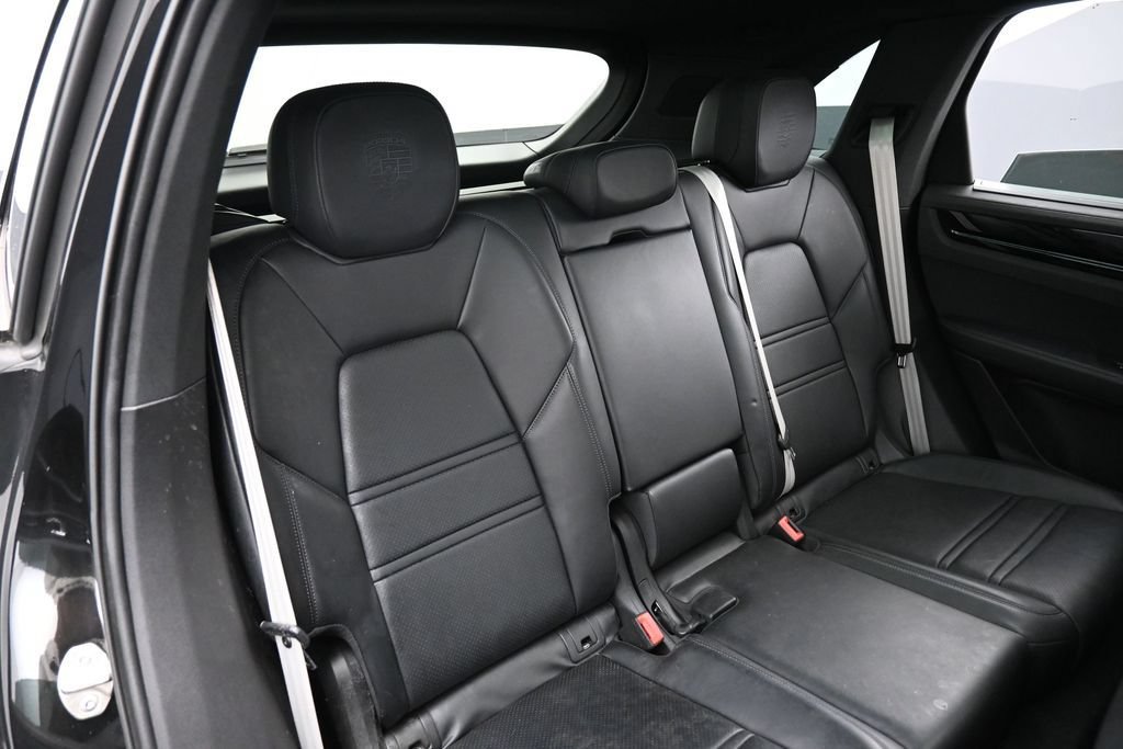Certified 2023 Porsche Cayenne S Platinum AWD/4WD image 26