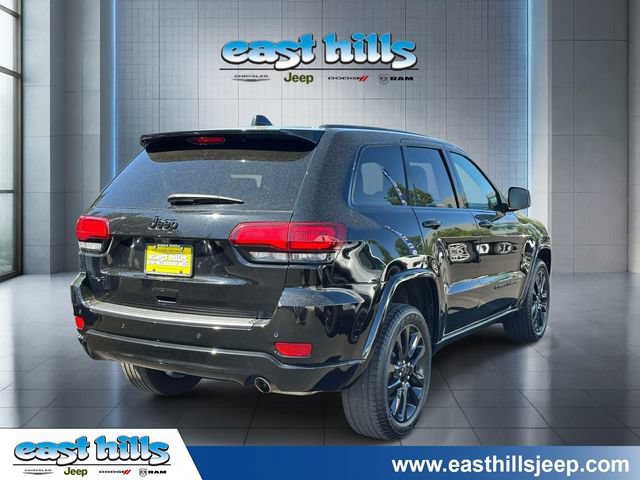 Certified 2022 Jeep Grand Cherokee Laredo X AWD/4WD image 2