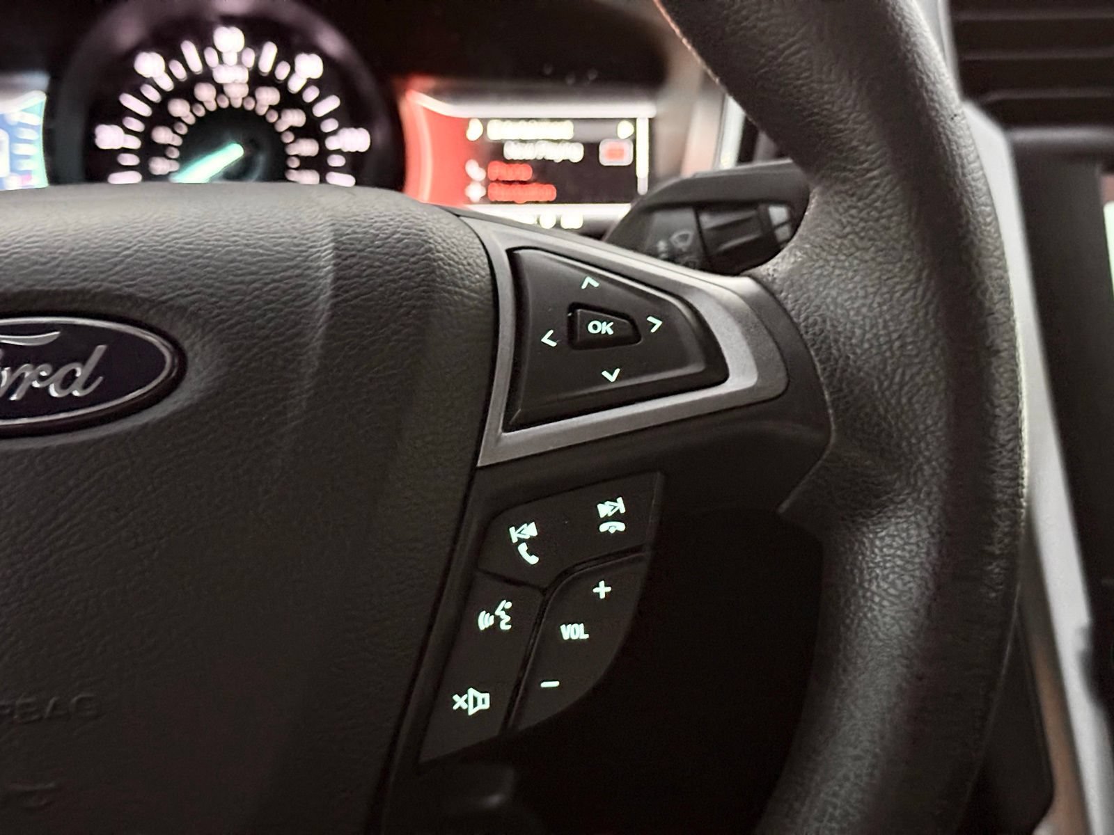 Used 2019 Ford Fusion SE FWD image 22