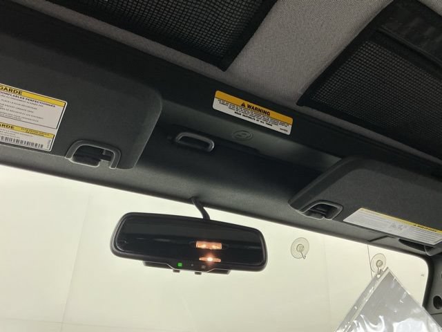 Used 2015 Jeep Wrangler Unlimited Rubicon w/ Connectivity Group AWD/4WD image 19