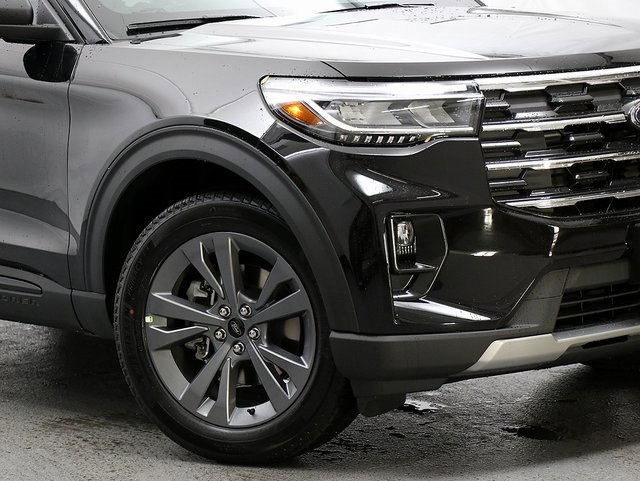 New 2026 Ford Explorer Active image 3