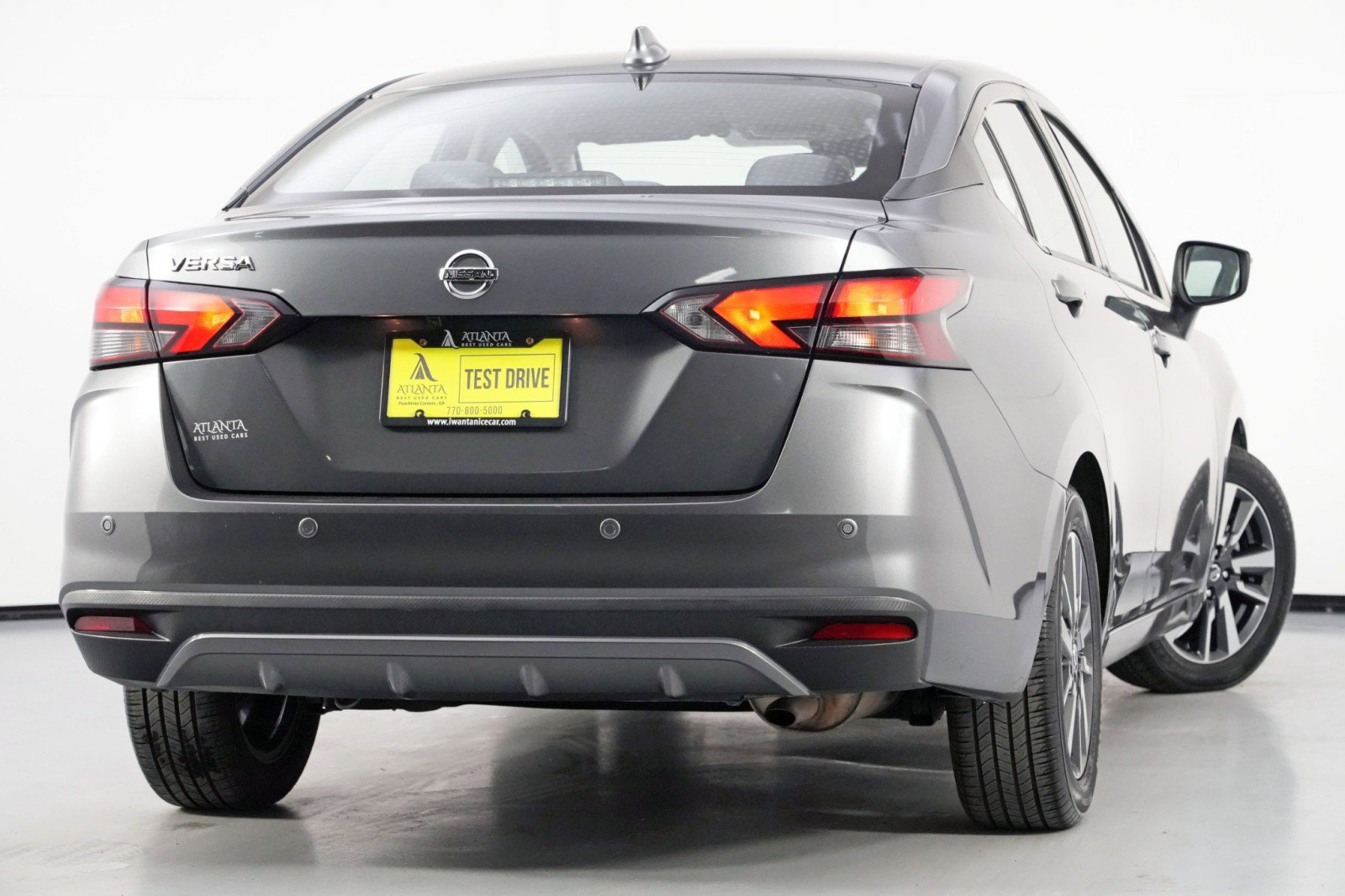 Used 2021 Nissan Versa SV image 4