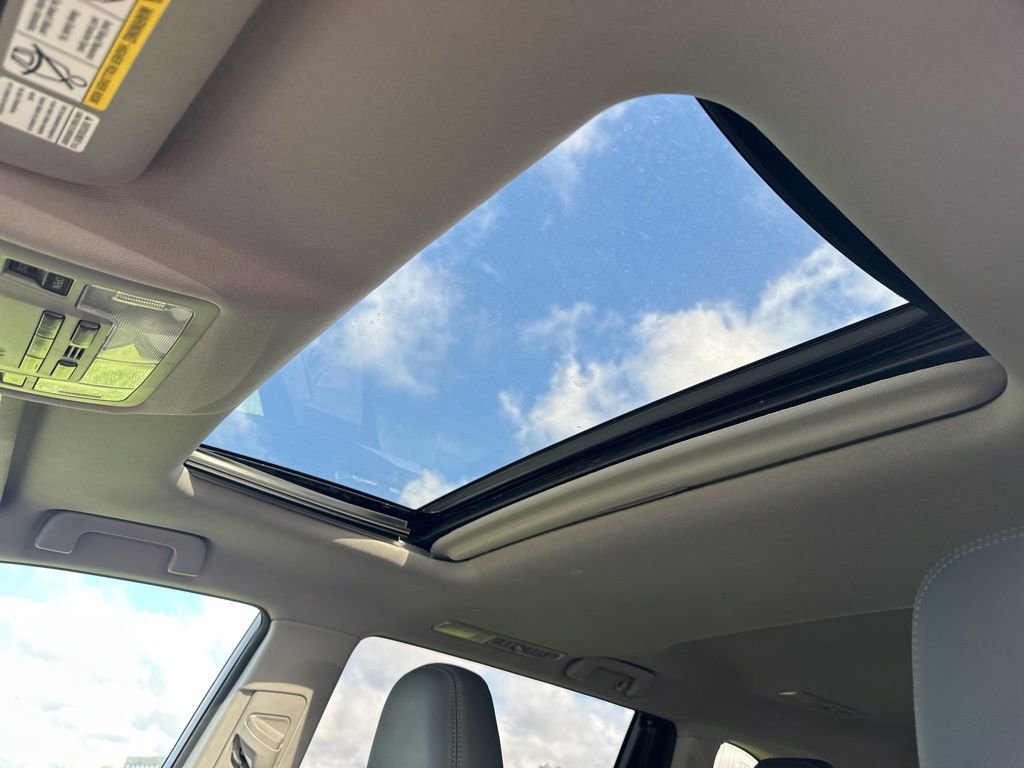 Used 2014 Toyota Highlander Limited AWD/4WD image 5