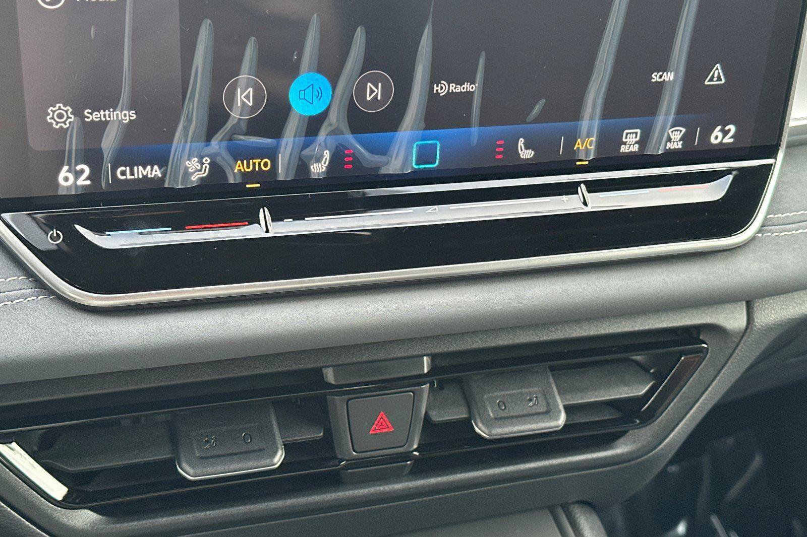 New 2026 Volkswagen Tiguan SE R-Line image 19