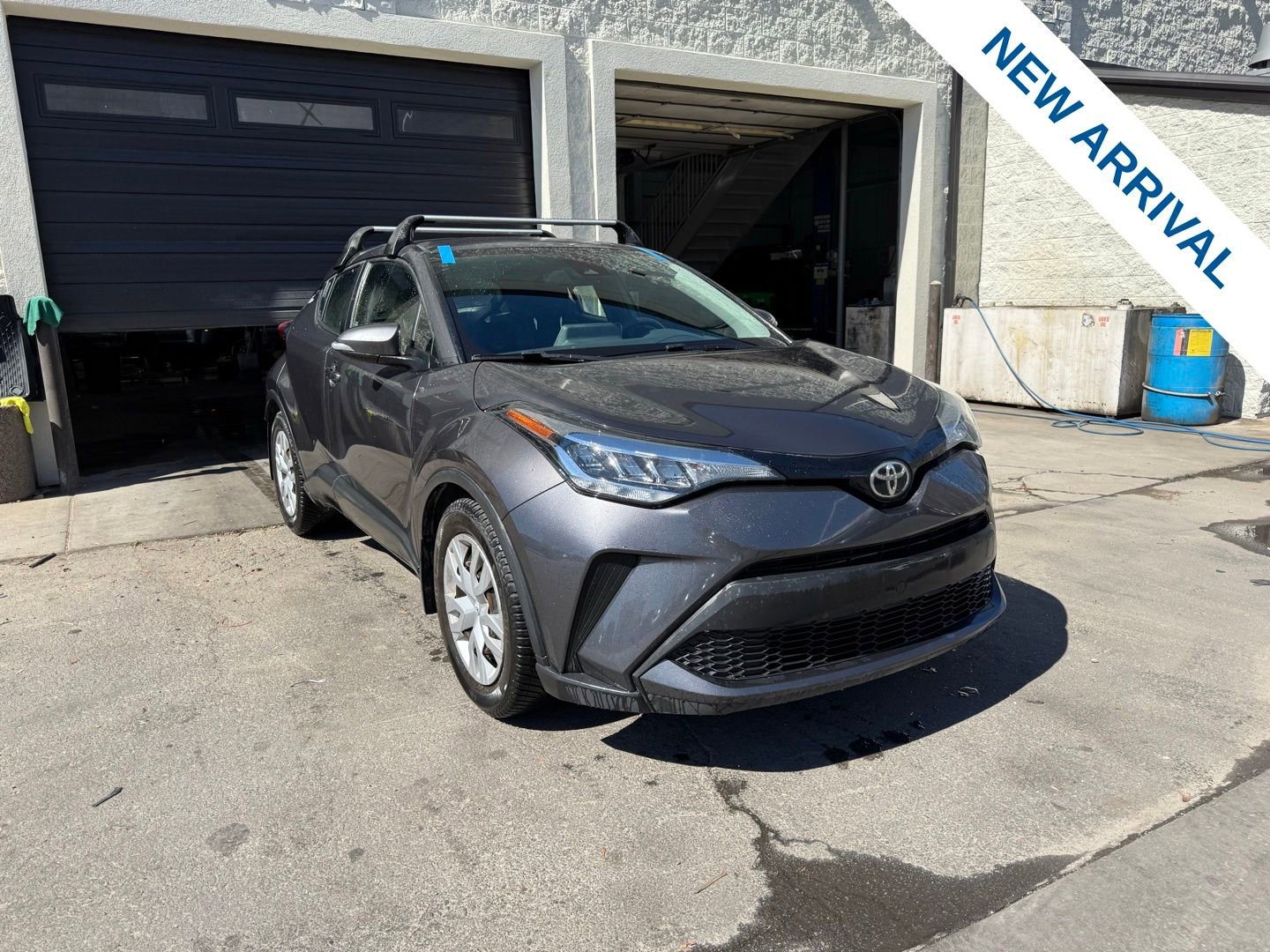 Used 2021 Toyota C-HR LE image 1