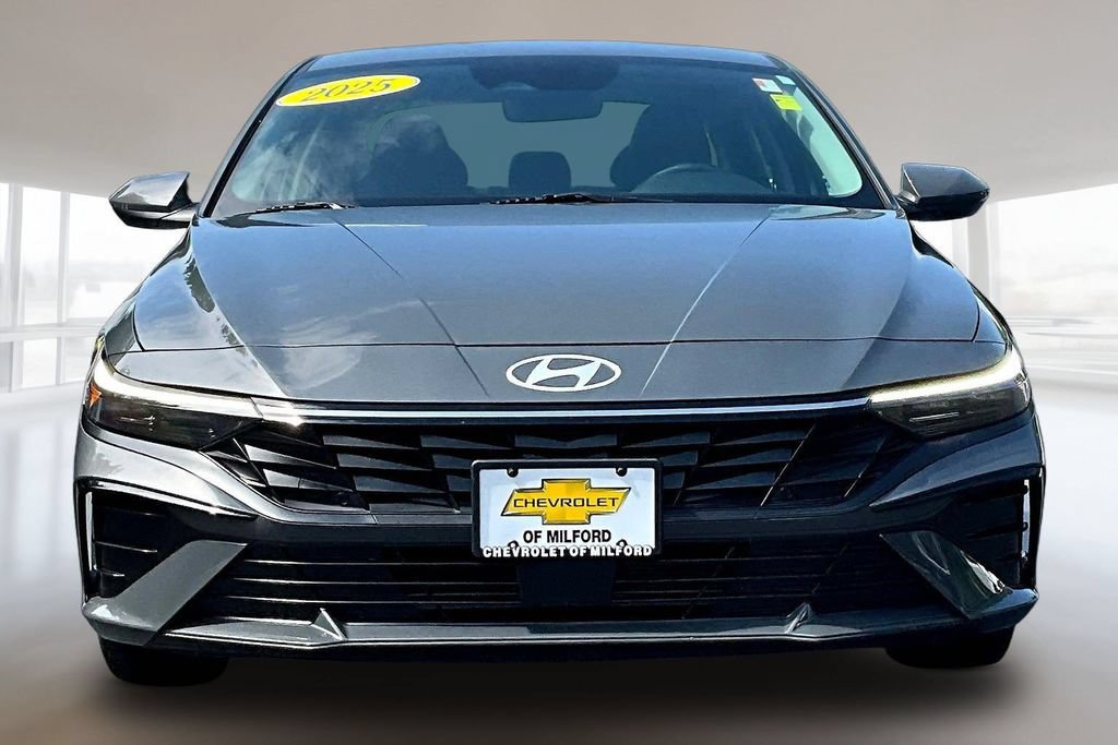 Used 2025 Hyundai Elantra SEL FWD image 2