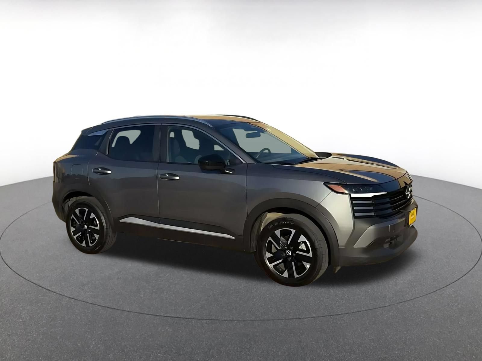 Used 2026 Nissan Kicks SV w/ Cold Weather Package AWD/4WD image 2