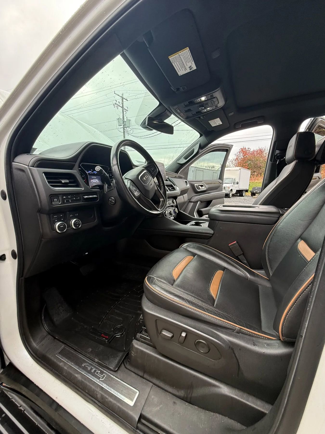 Used 2021 GMC Yukon AT4 w/ AT4 Premium Package image 30