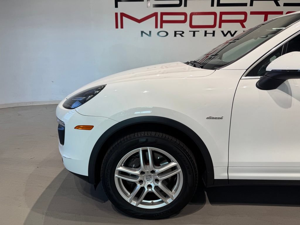 Used 2015 Porsche Cayenne Diesel AWD/4WD image 2