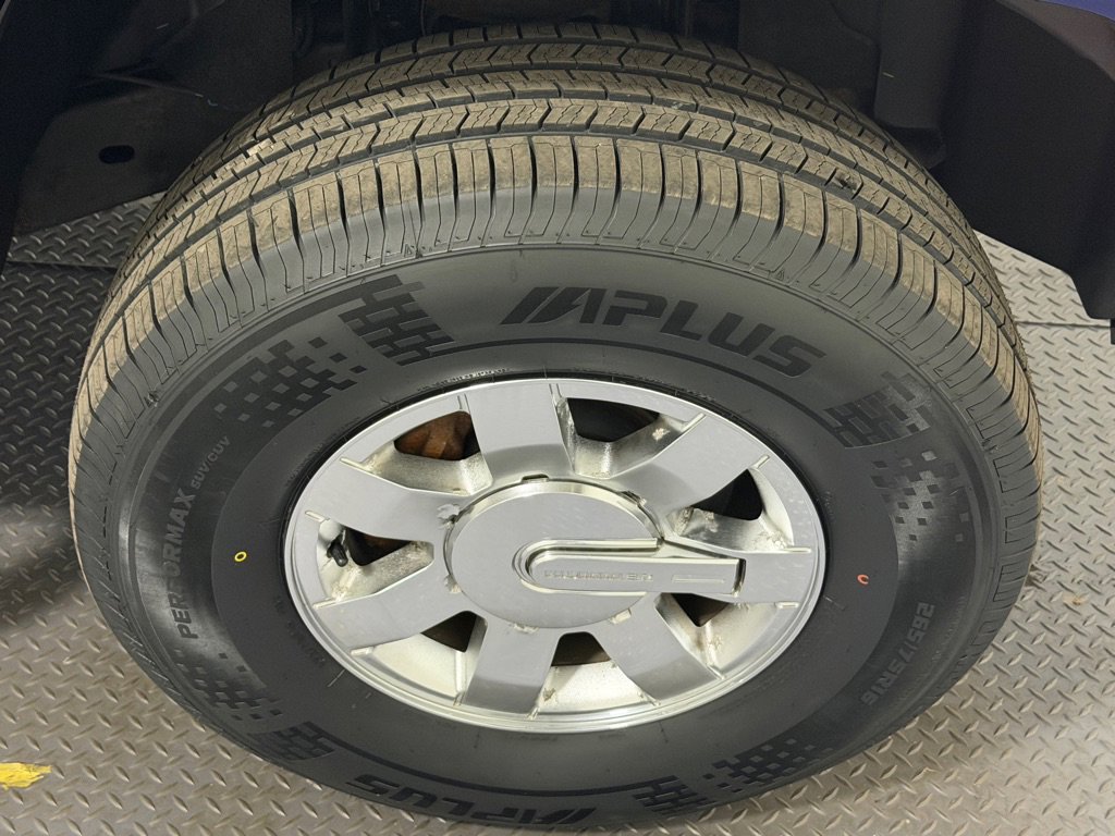 Used 2009 HUMMER H3 Alpha image 18