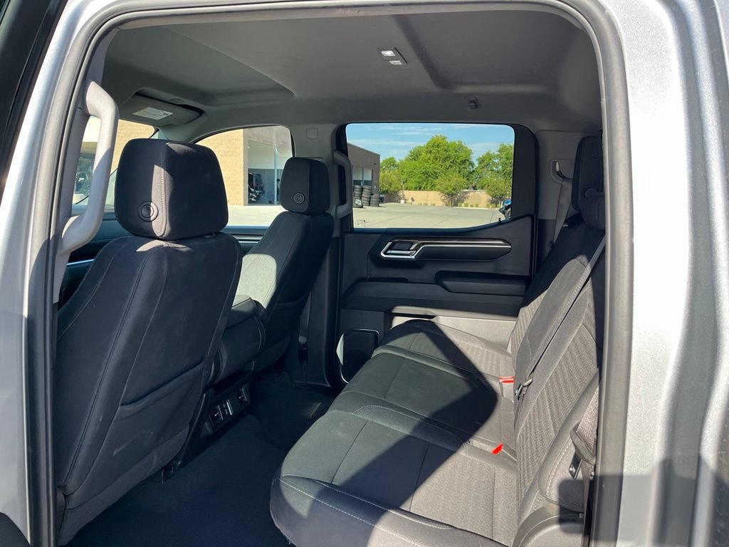 Used 2025 Chevrolet Silverado 1500 LT RWD image 16