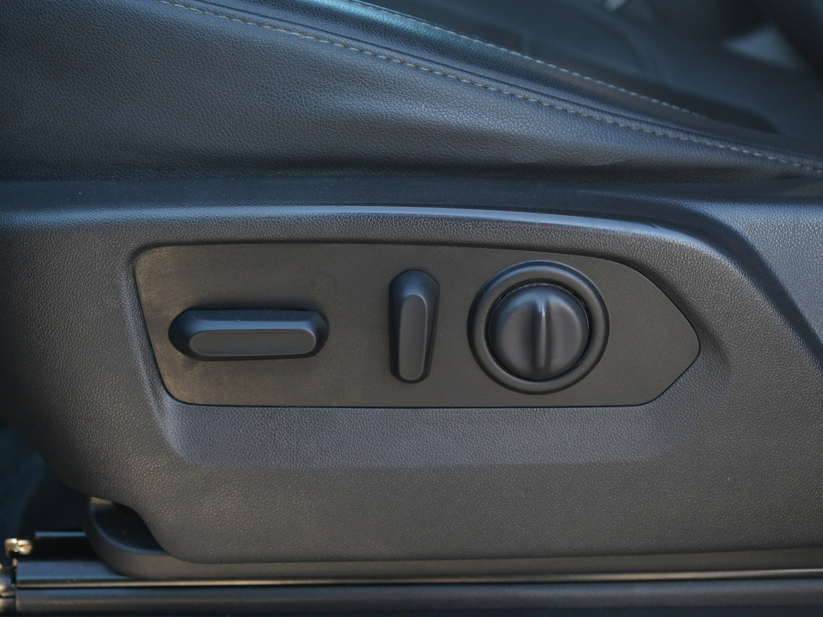 Used 2021 GMC Sierra 3500 SLT w/ SLT Premium Package image 29