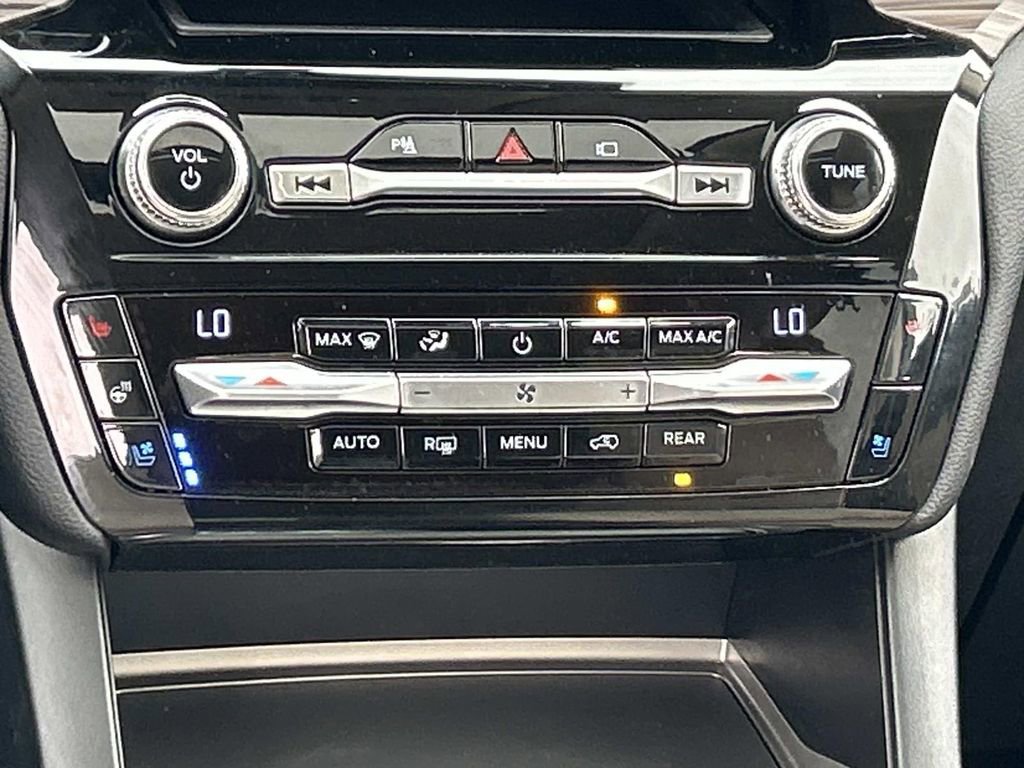 Used 2021 Ford Explorer Limited w/ Equipment Group 301A image 28