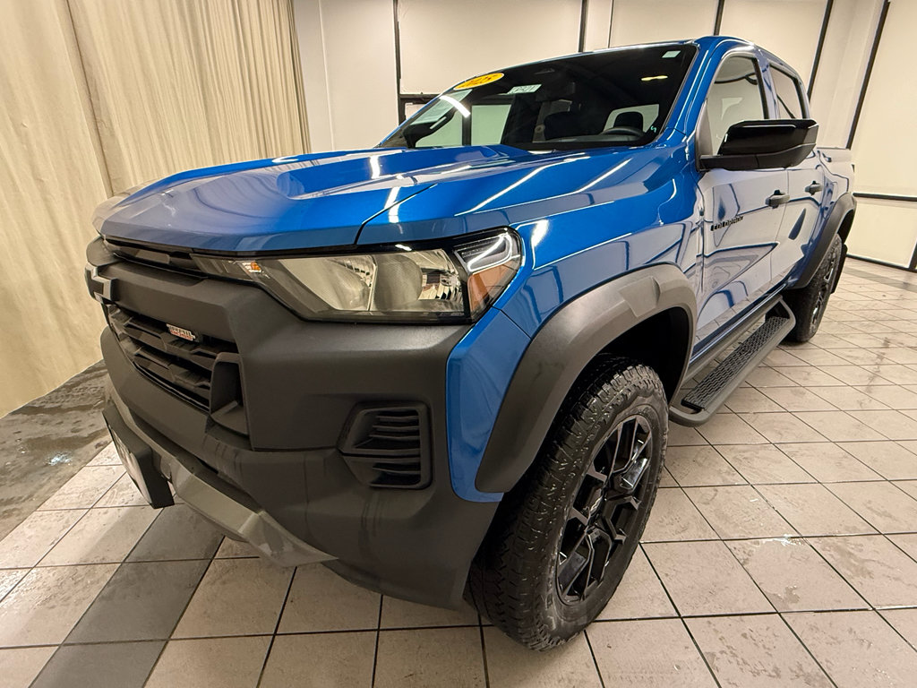 Used 2023 Chevrolet Colorado Trail Boss w/ LPO, Dark Essentials Package AWD/4WD image 11