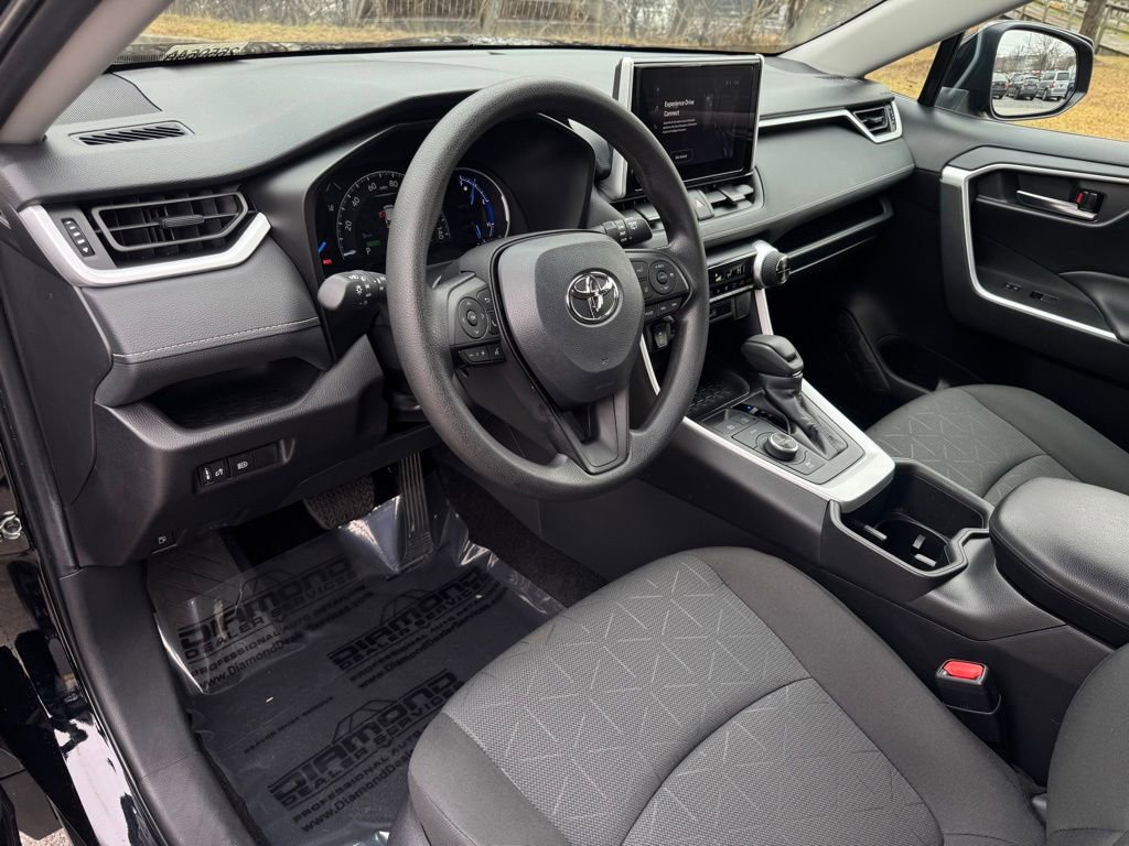 Used 2024 Toyota RAV4 AWD Hybrid image 9