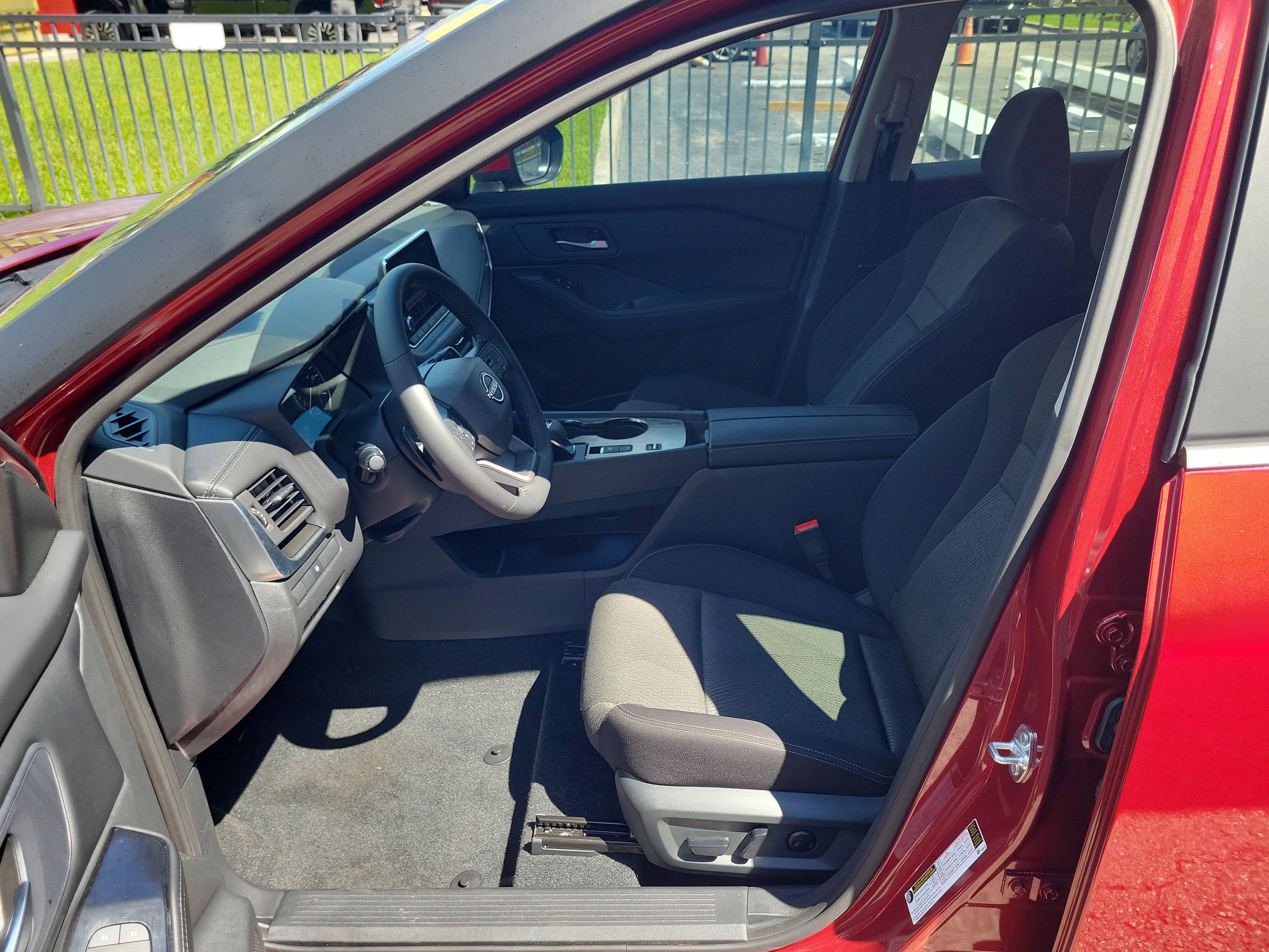 Certified 2026 Nissan Rogue SV FWD image 13