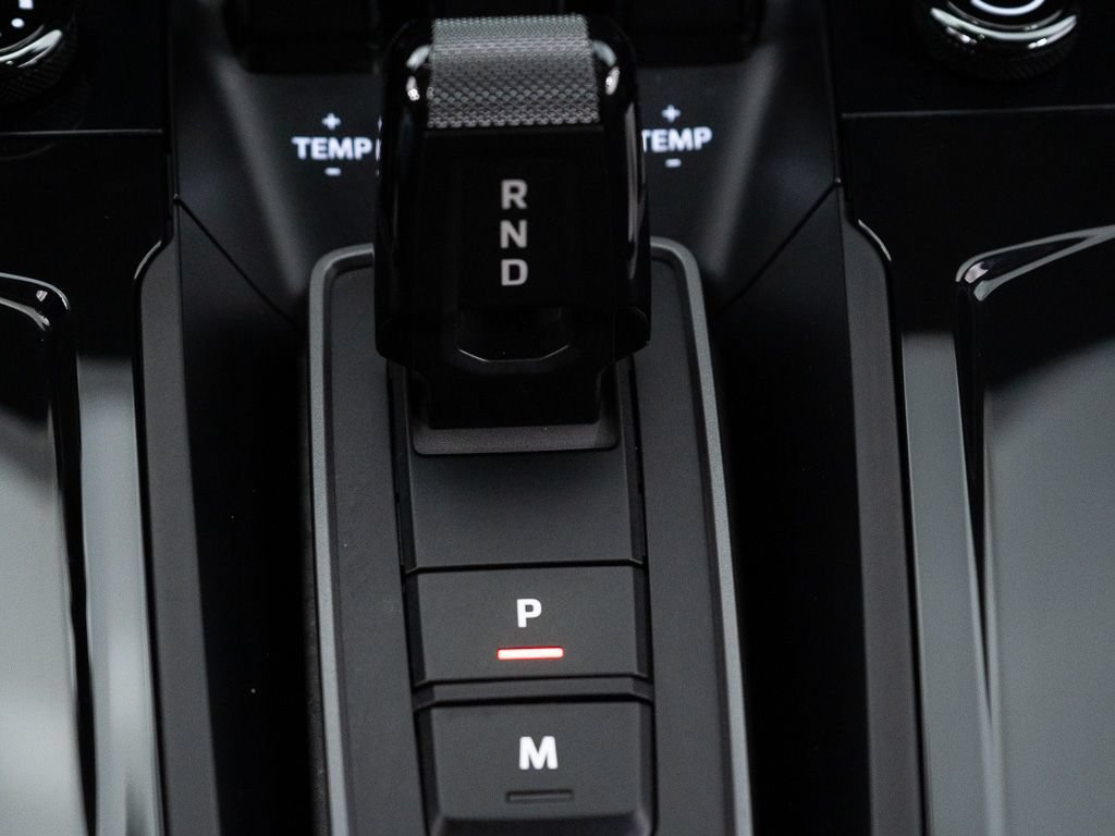 Used 2025 Porsche 911 Carrera RWD image 37
