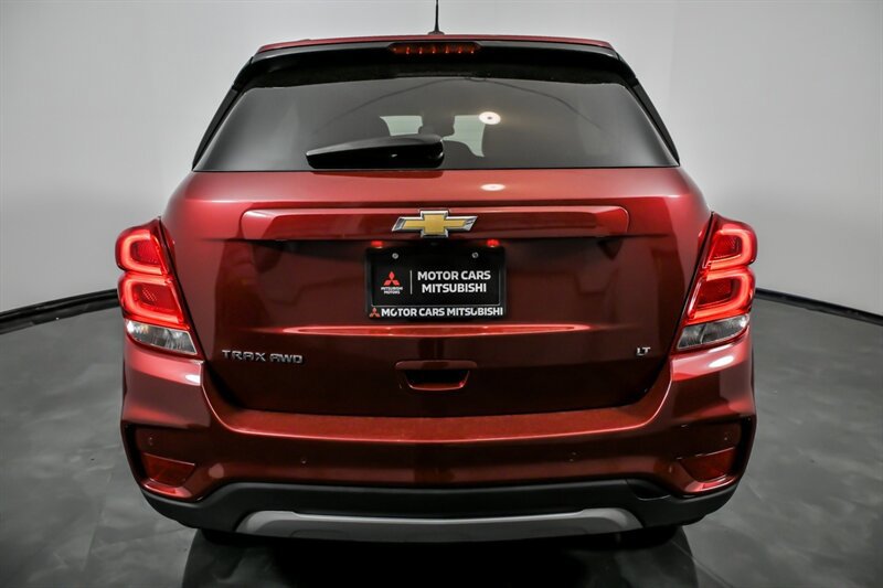 Used 2020 Chevrolet Trax LT w/ Driver Confidence Package AWD/4WD image 9