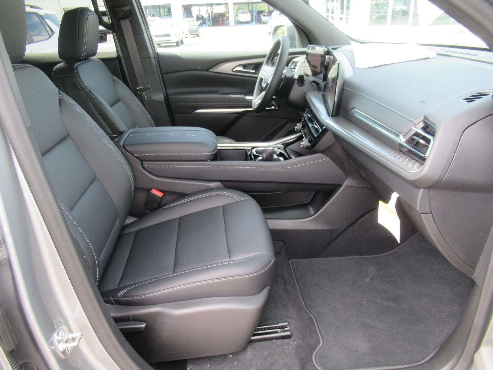 New 2027 Chevrolet Traverse LT w/ Driver Confidence Package FWD image 10