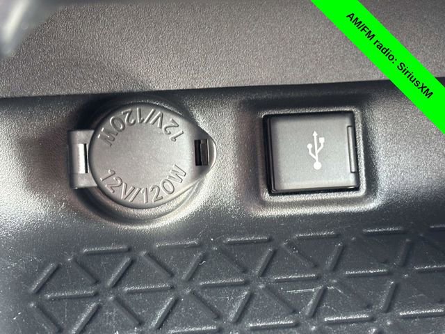 Used 2022 Toyota RAV4 LE image 17